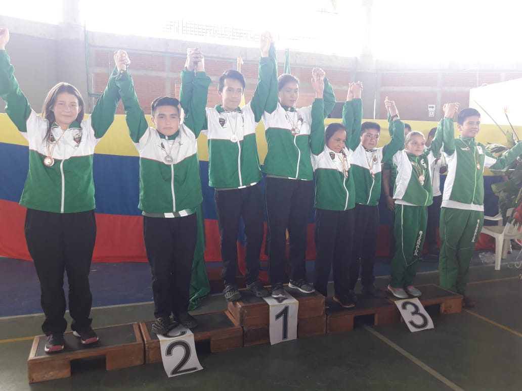 BADMINTON 2 VALIDA QUINDIO 4