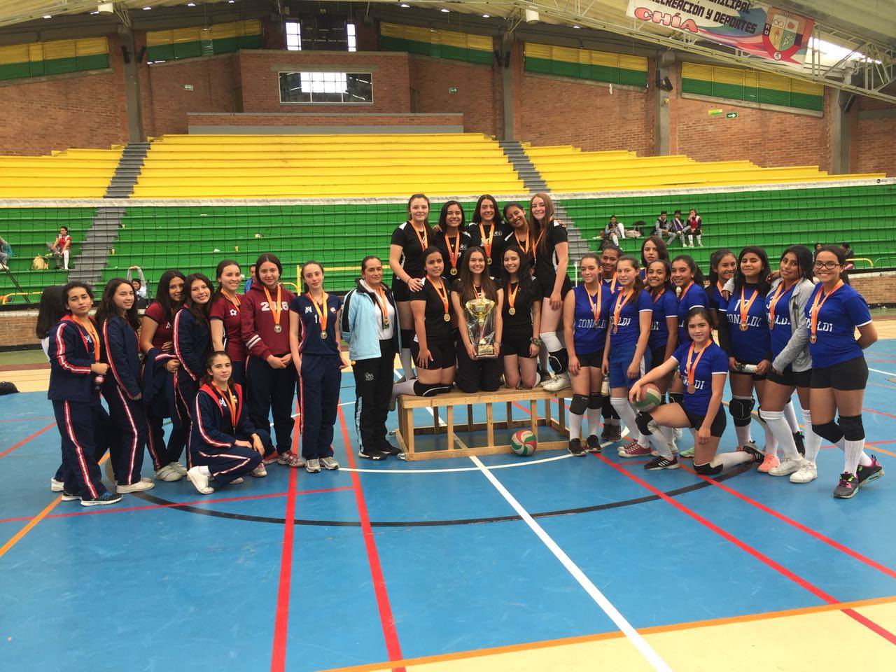 CAMPEON VOLEIBOL INTERCOLEGIADO3