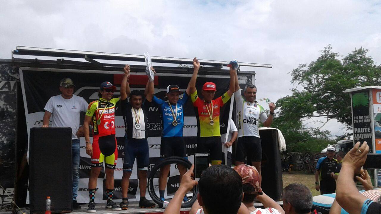Copa Colombia Tres podium4