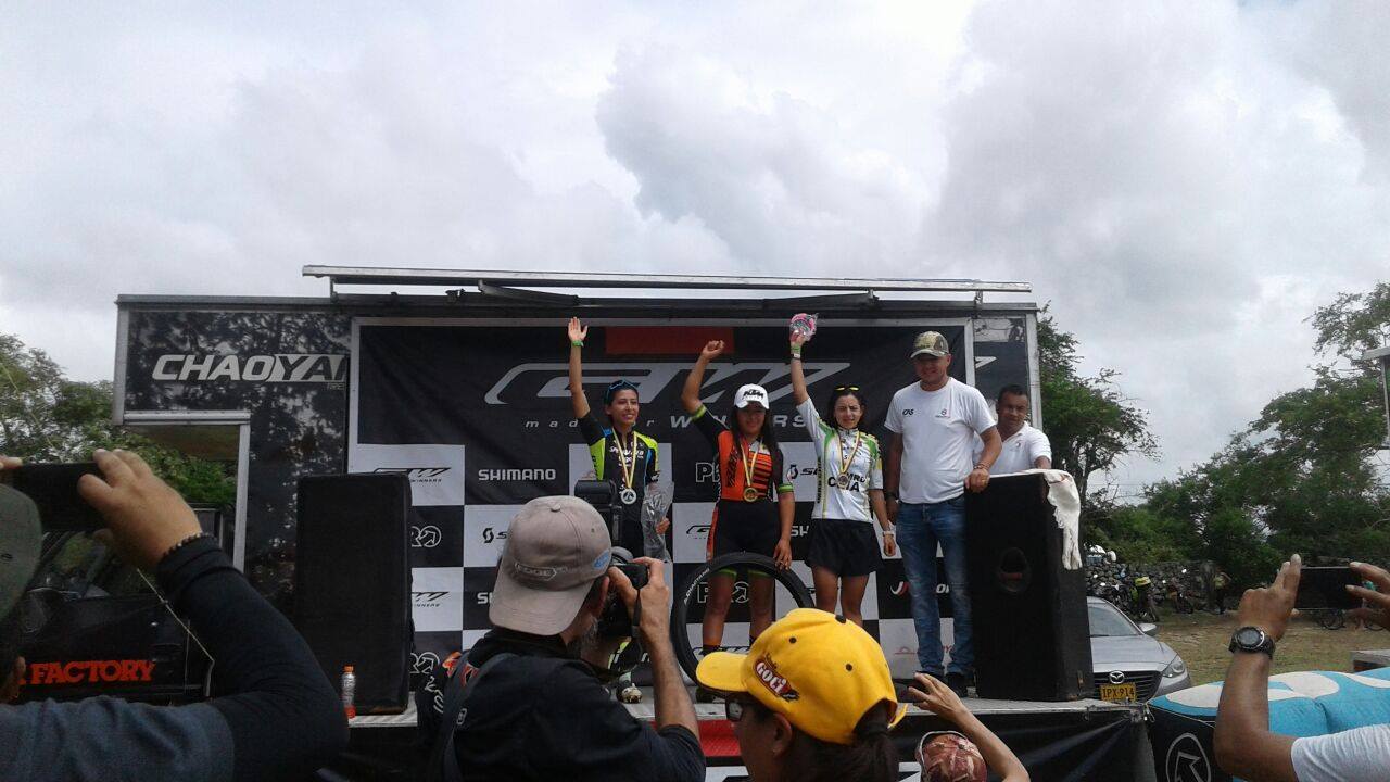 Copa Colombia Tres podium5