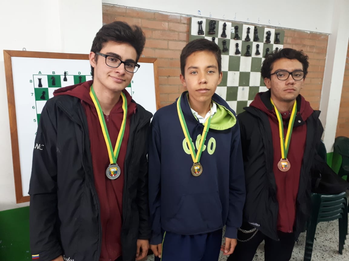 AJEDREZ INTERCOLEGIADO 13 JUNIOA