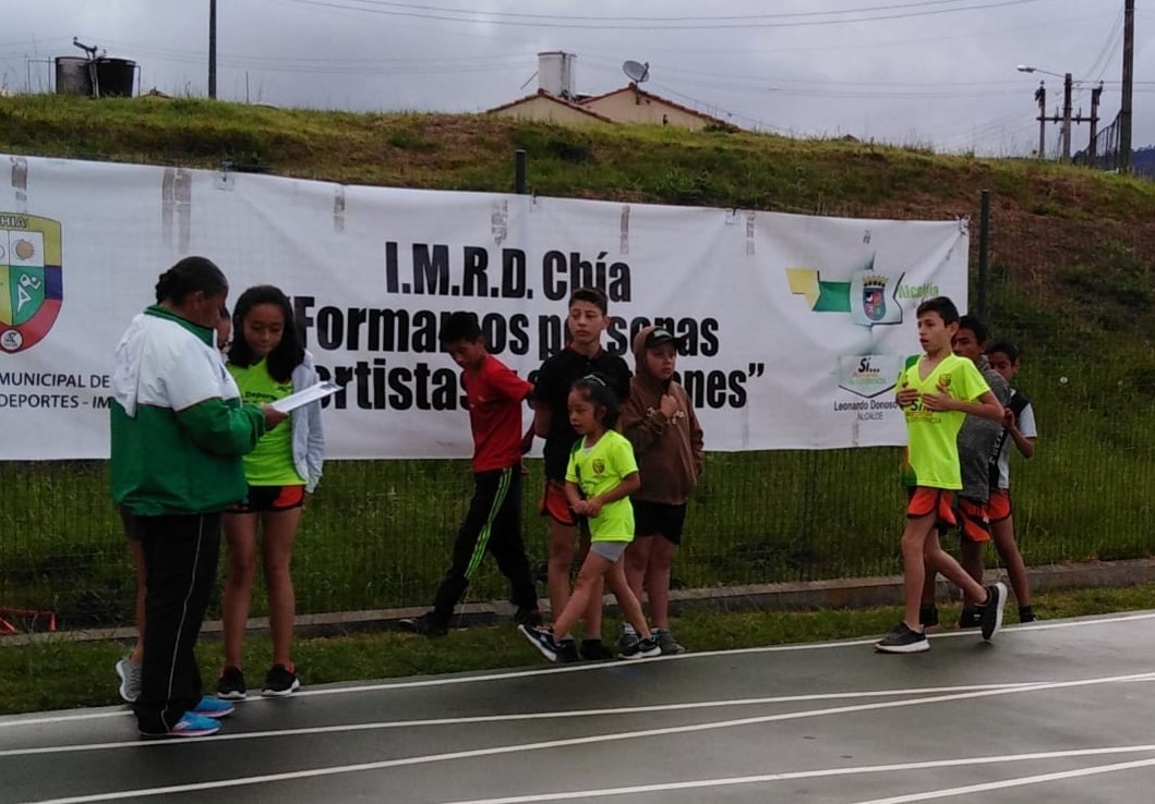 POLO ATLETISMO FONQUETA4