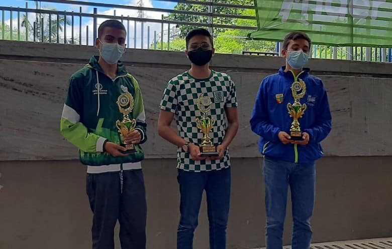 AJEDREZ 24 JUNIOA
