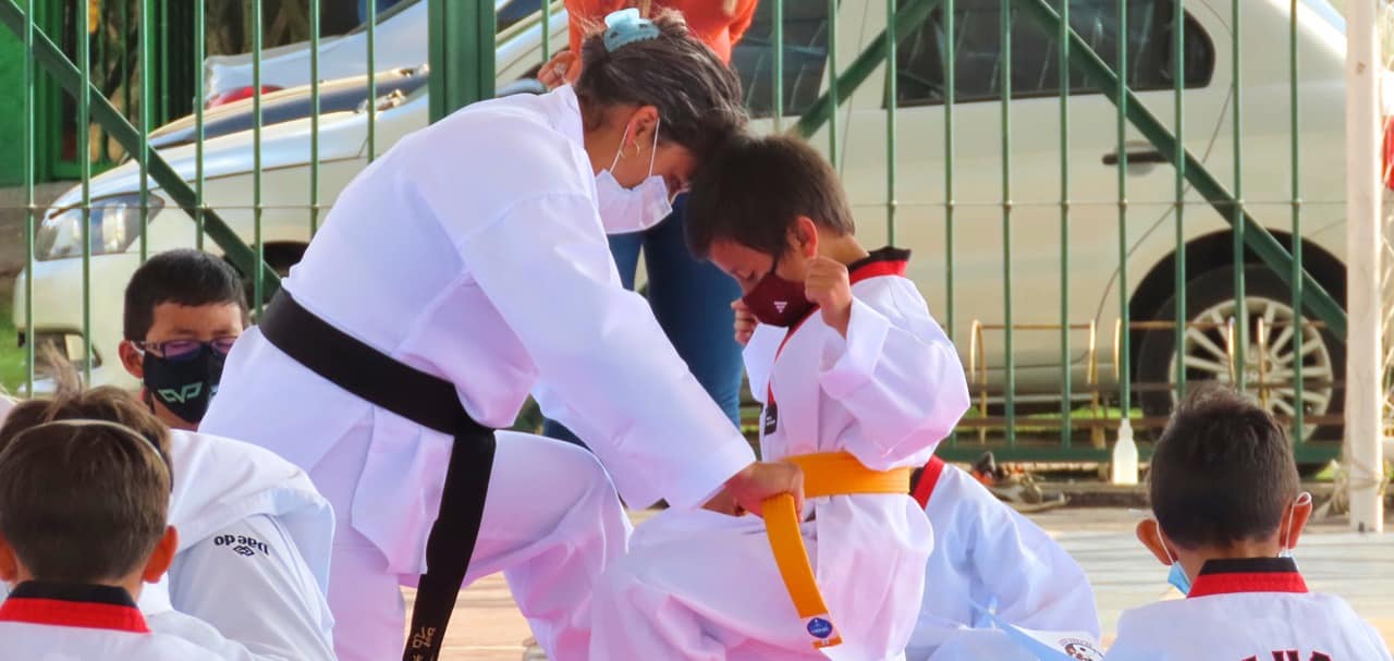 CAMBIO CINTURONES TAEKWONDO 3