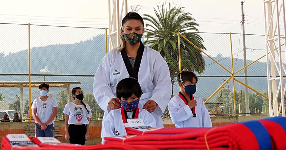 CAMBIO CINTURONES TAEKWONDO 4