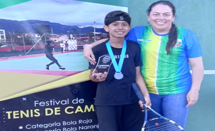 30 de Noviembre Tenis de Campo 1