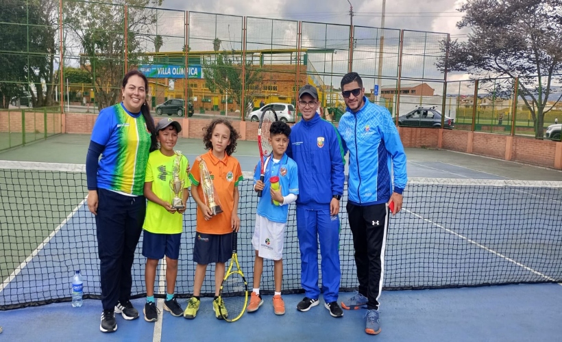 23 de Octubre Tenis de Campo