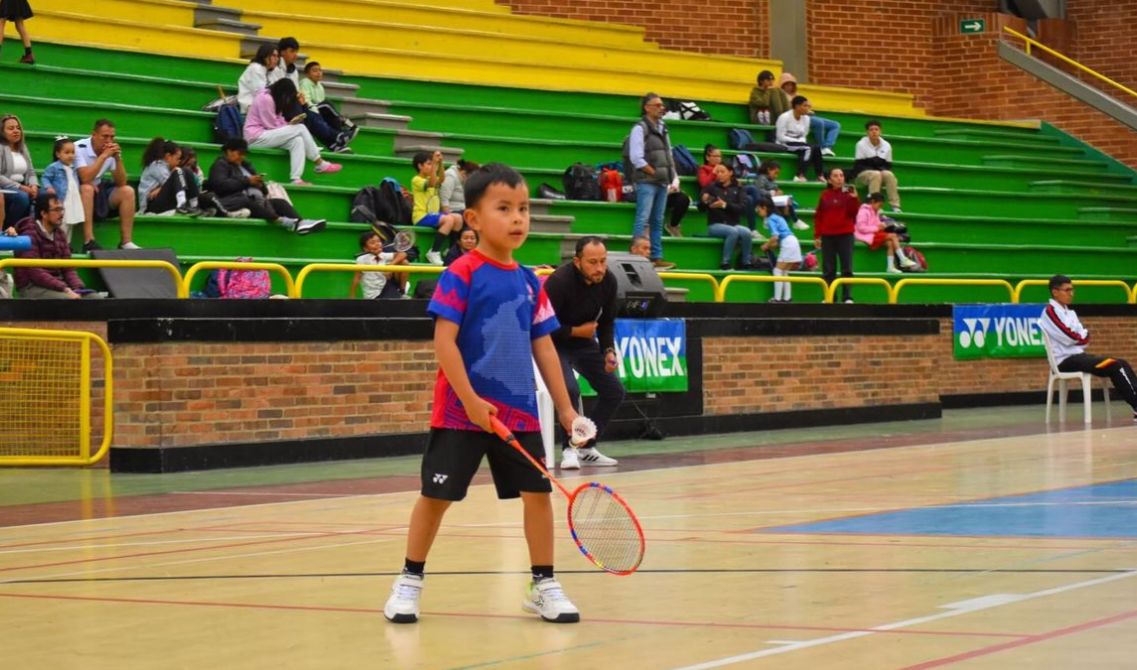 BADMINTON TORNEO1
