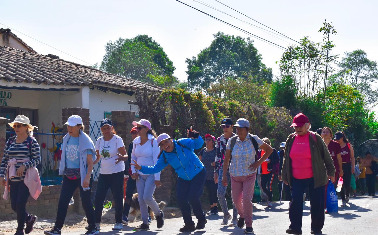 Caminata adulto mayor1